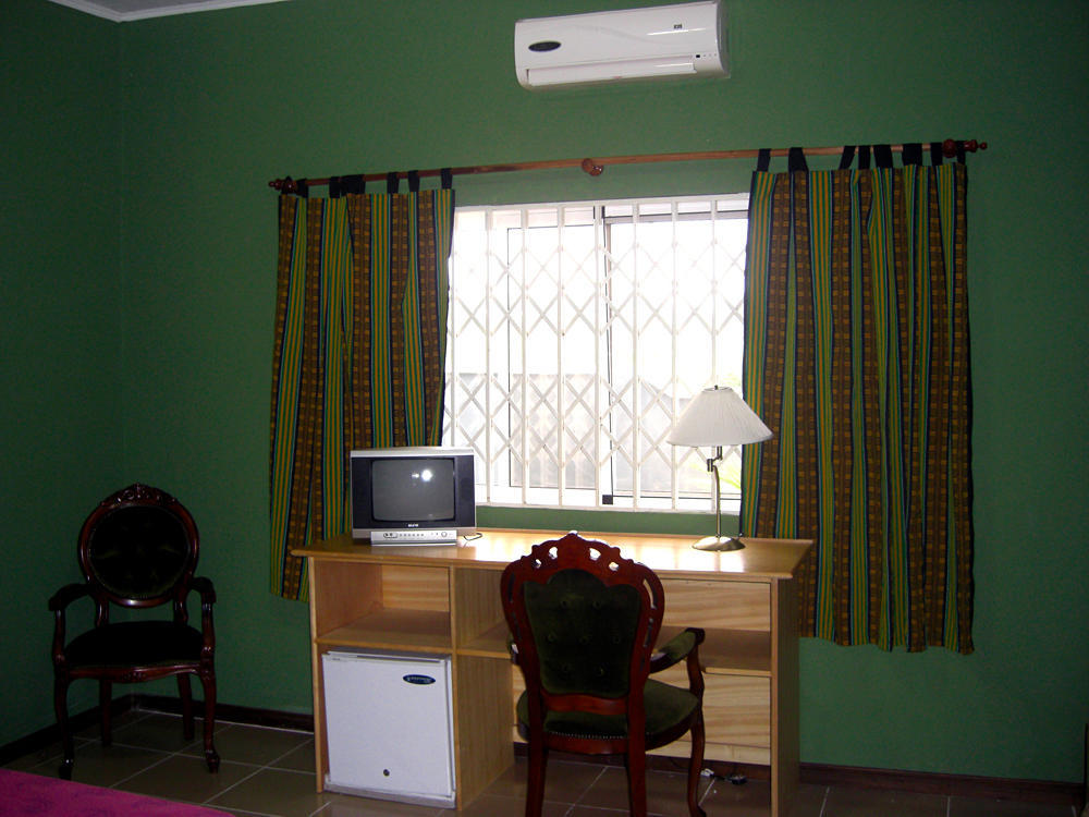 Jamaica Inn Guest House Botianaw Rom bilde