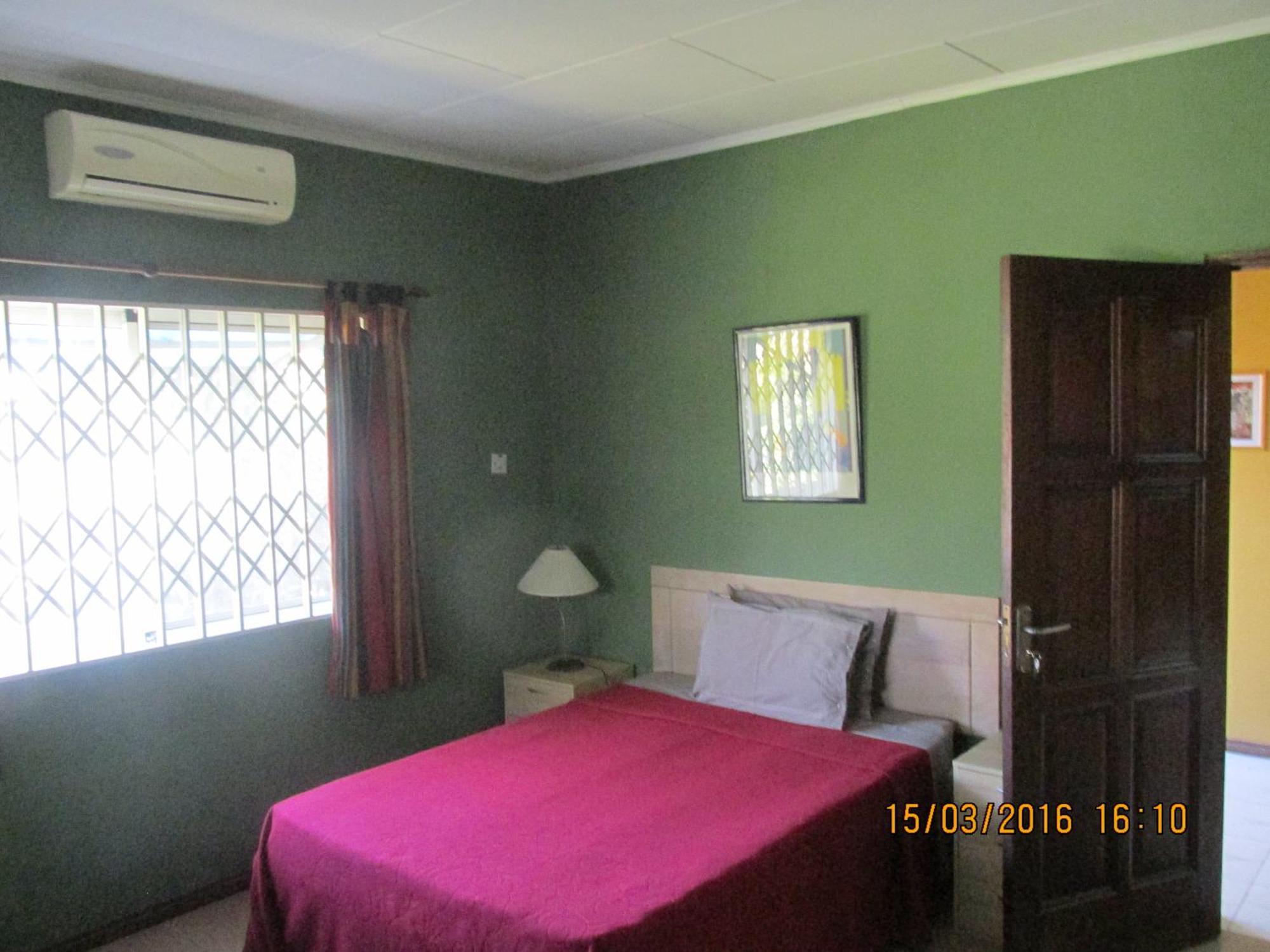 Jamaica Inn Guest House Botianaw Eksteriør bilde
